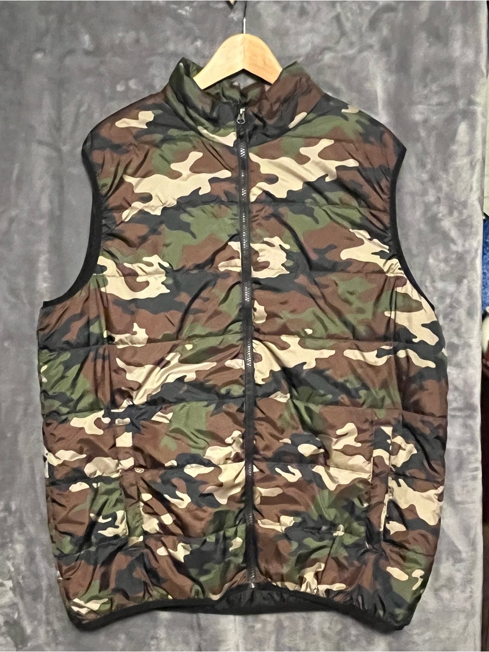 Swiss Tech Men's Camouflage Quilted Vest in Green and Brown